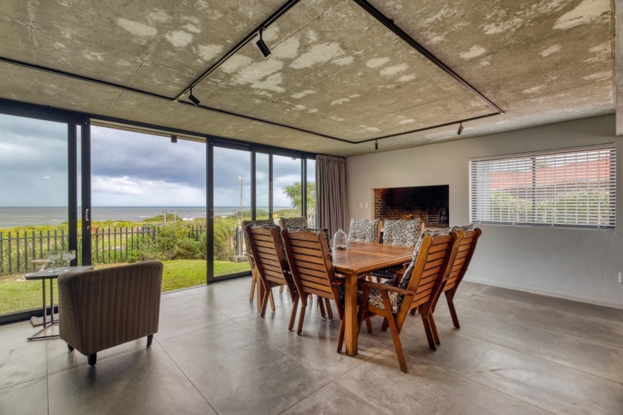 5 Bedroom Property for Sale in Sandbaai Western Cape